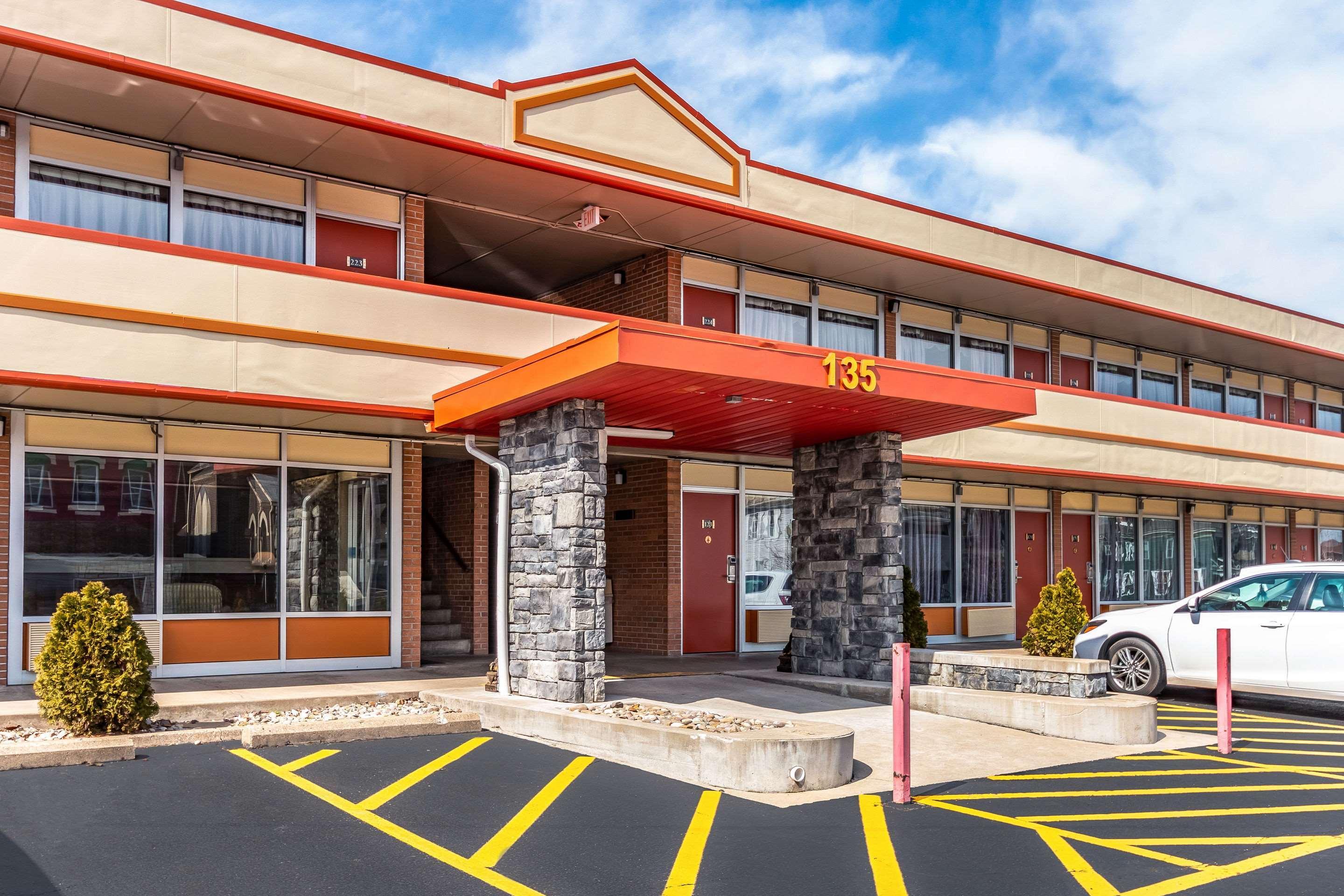 Econo Lodge Zanesville Luaran gambar